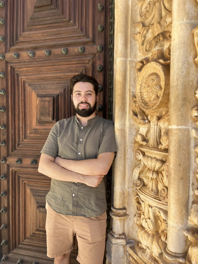 rodolfo em tomar sorrindo